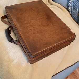 HARTMANN BELTING LEATHER BRIEFCASE